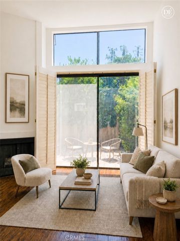 6121 Shoup Avenue 10, Woodland Hills, CA 91367