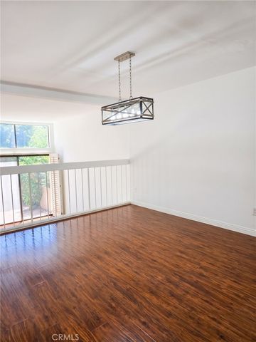 6121 Shoup Avenue 10, Woodland Hills, CA 91367