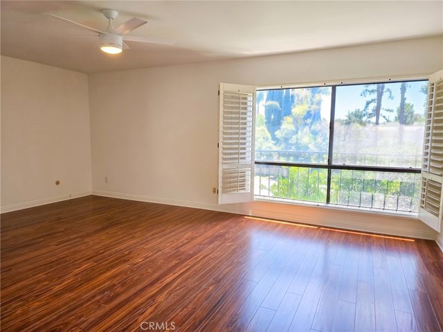 6121 Shoup Avenue 10, Woodland Hills, CA 91367