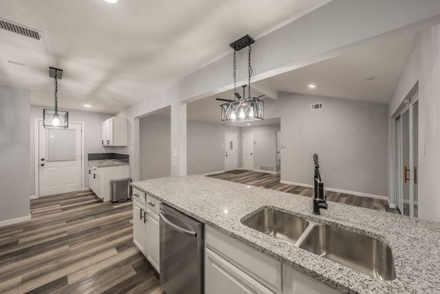 1108 Georgetown Street, Arlington, TX 76015