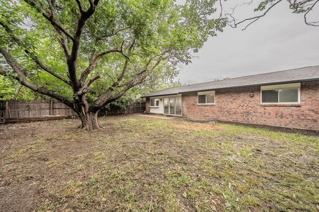 1108 Georgetown Street, Arlington, TX 76015