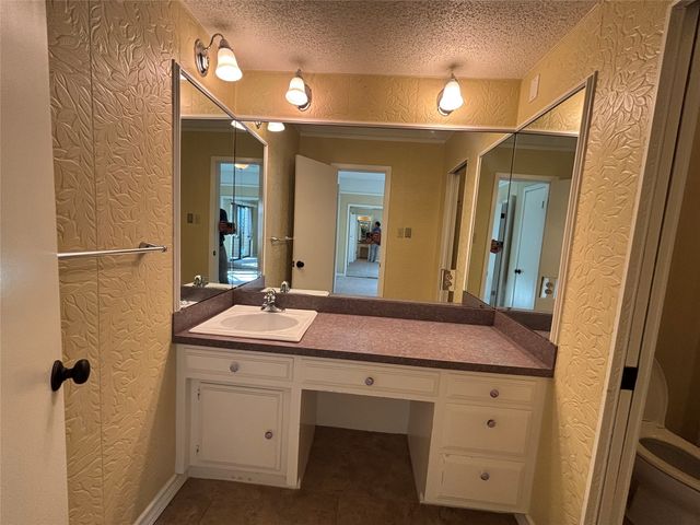 4702 Ranch View Road, Fort Worth, TX 76109