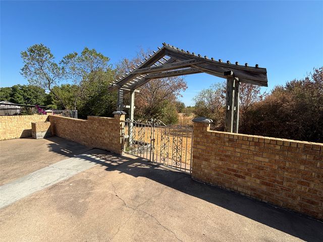 4702 Ranch View Road, Fort Worth, TX 76109