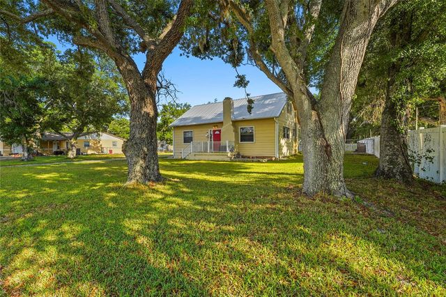 219 39TH STREET E, Palmetto, FL 34221