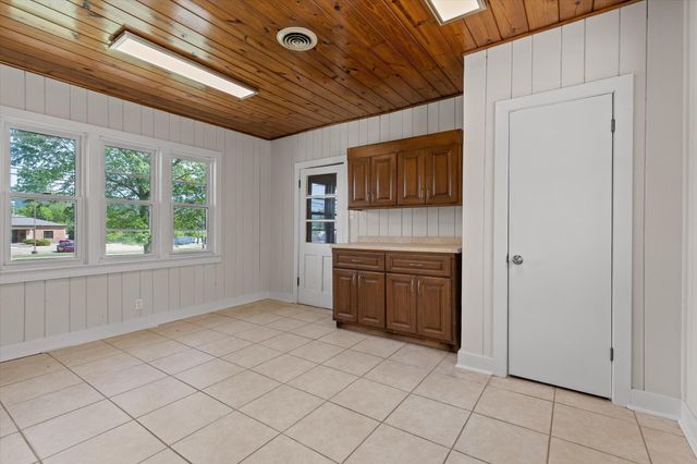 36 Wren Avenue, Trenton, GA 30752