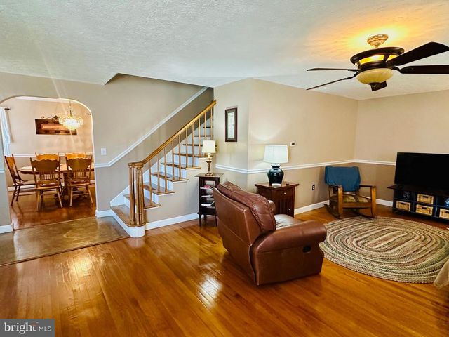 15 W BIRCH LN, Romney, WV 26757