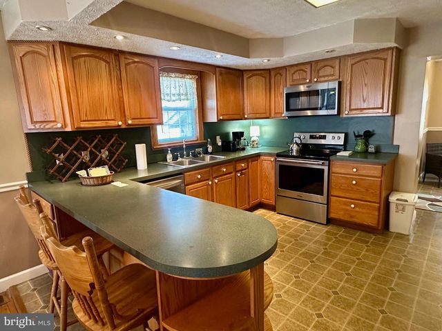 15 W BIRCH LN, Romney, WV 26757