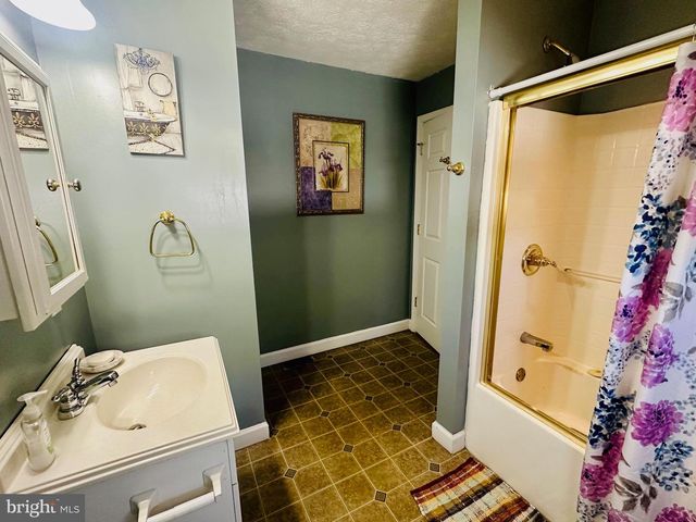 15 W BIRCH LN, Romney, WV 26757