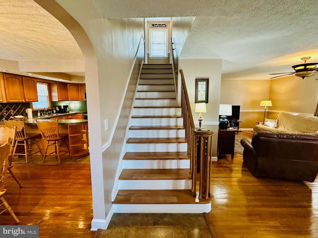 15 W BIRCH LN, Romney, WV 26757