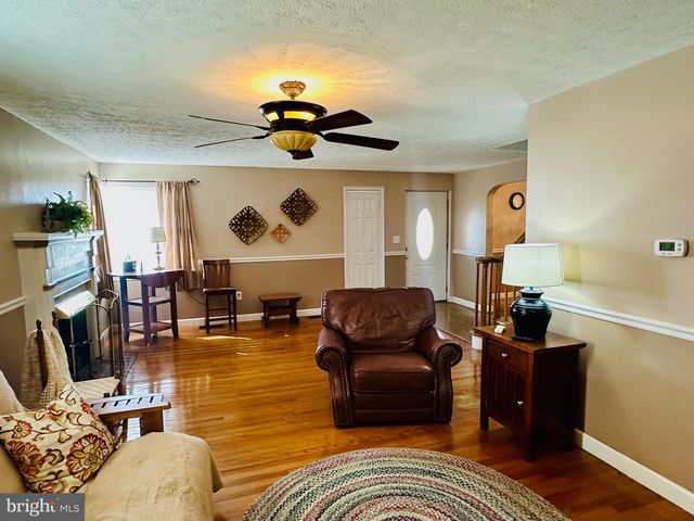 15 W BIRCH LN, Romney, WV 26757