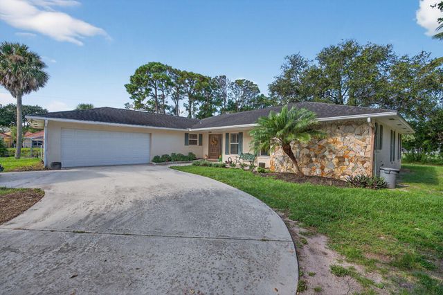 8011 45th Way N, Palm Beach Gardens, FL 33418
