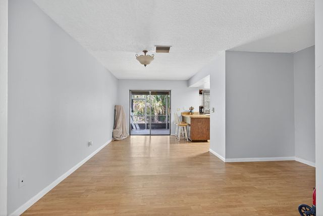 8011 45th Way N, Palm Beach Gardens, FL 33418