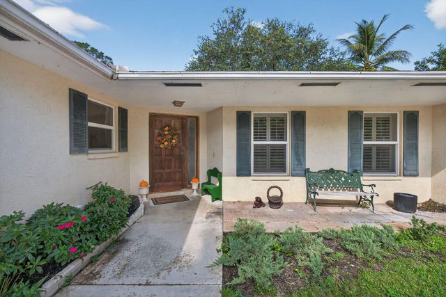 8011 45th Way N, Palm Beach Gardens, FL 33418