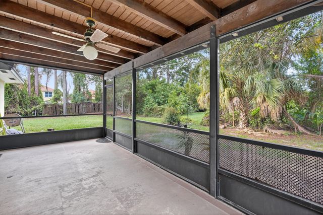 8011 45th Way N, Palm Beach Gardens, FL 33418