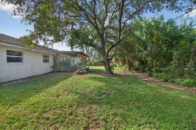 8011 45th Way N, Palm Beach Gardens, FL 33418
