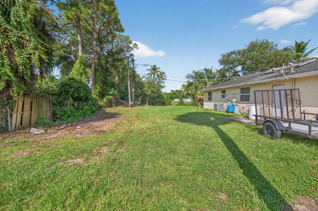 8011 45th Way N, Palm Beach Gardens, FL 33418