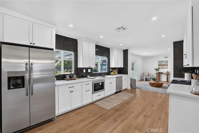 50 Doone, Thousand Oaks, CA 91360