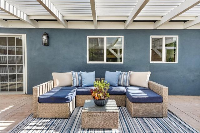 50 Doone, Thousand Oaks, CA 91360