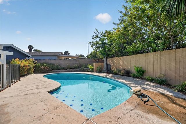 50 Doone, Thousand Oaks, CA 91360