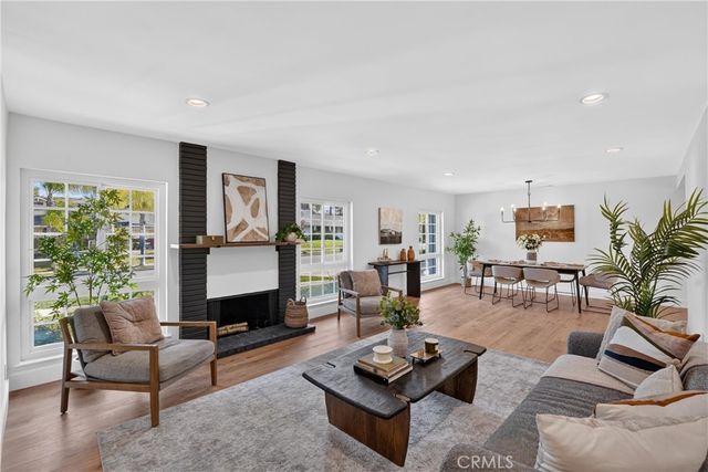 50 Doone, Thousand Oaks, CA 91360