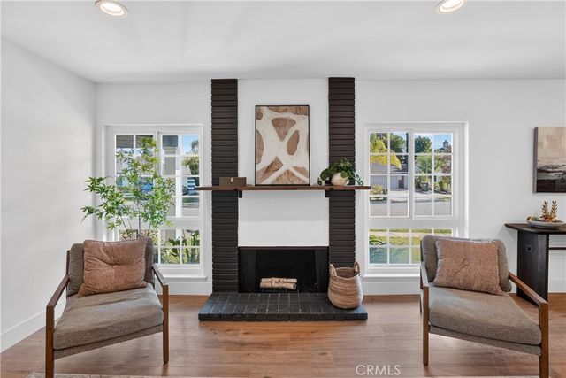 50 Doone, Thousand Oaks, CA 91360