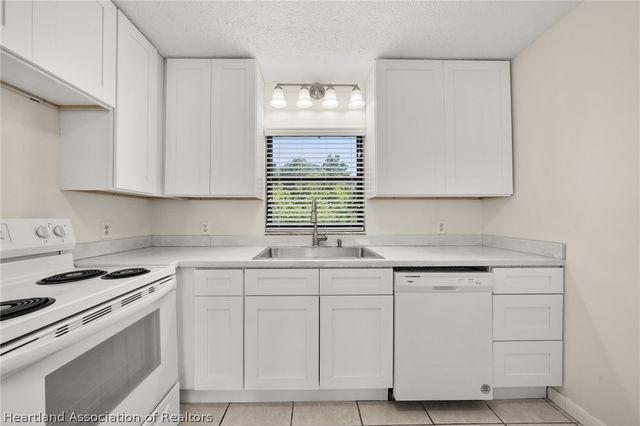 2892 N Bowden Road, Avon Park, FL 33825