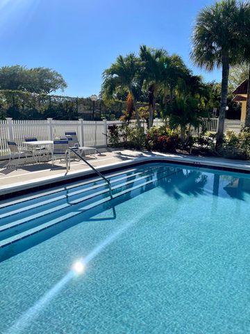 830 SW 9th Street Circle APT 201, Boca Raton, FL 33486
