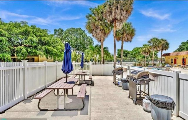 830 SW 9th Street Circle APT 201, Boca Raton, FL 33486