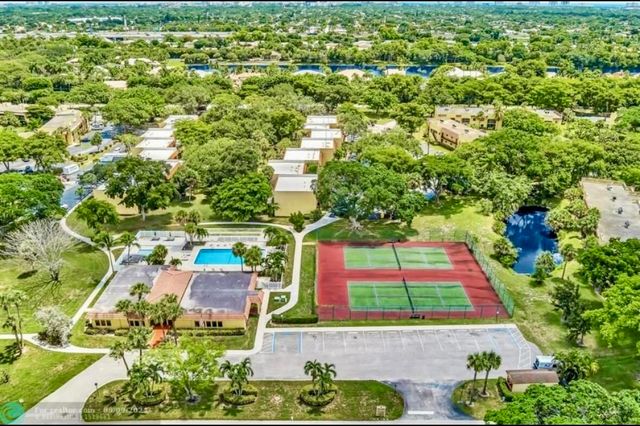830 SW 9th Street Circle APT 201, Boca Raton, FL 33486
