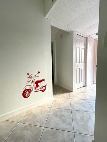 830 SW 9th Street Circle APT 201, Boca Raton, FL 33486