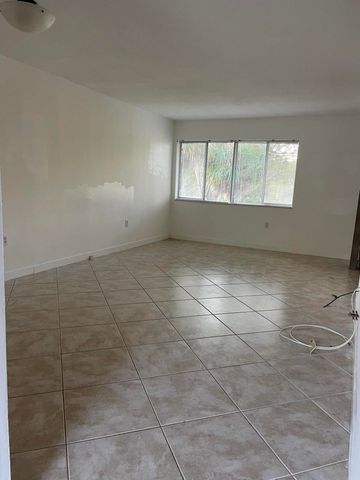 830 SW 9th Street Circle APT 201, Boca Raton, FL 33486