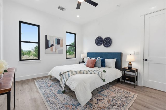 109 Rocky Summit CT, Spicewood, TX 78669