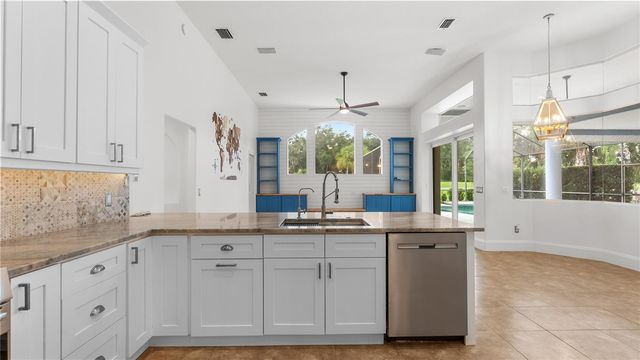 5924 CHERRY OAK DRIVE, Valrico, FL 33596