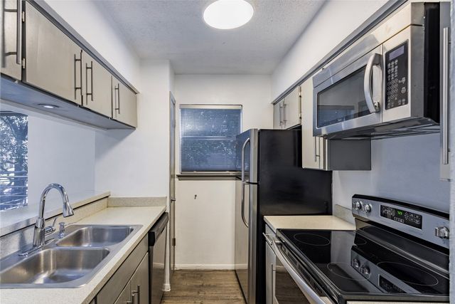 4211 Holland Avenue 208, Dallas, TX 75219