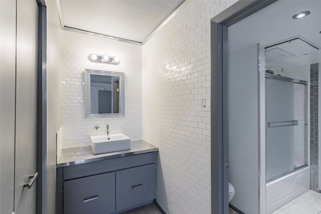 4211 Holland Avenue 208, Dallas, TX 75219