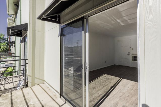 4211 Holland Avenue 208, Dallas, TX 75219