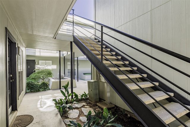 4211 Holland Avenue 208, Dallas, TX 75219
