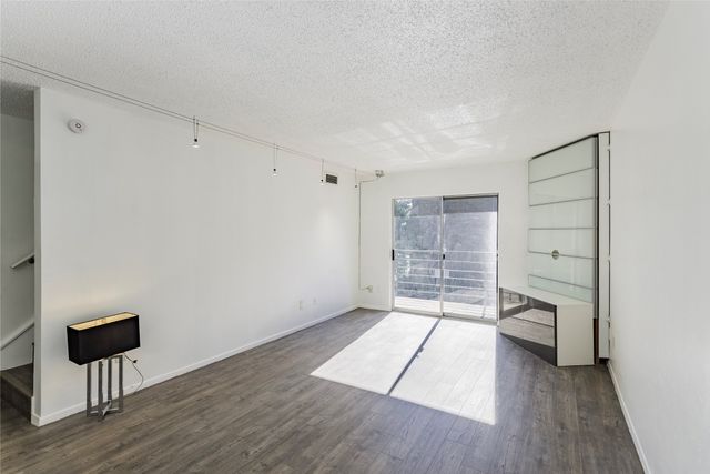 4211 Holland Avenue 208, Dallas, TX 75219