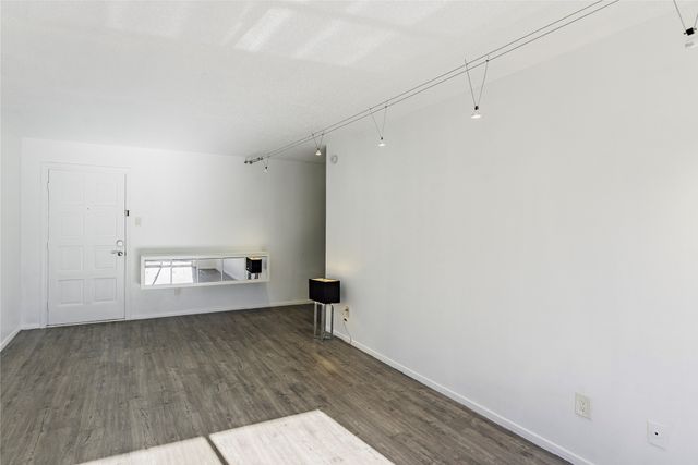 4211 Holland Avenue 208, Dallas, TX 75219
