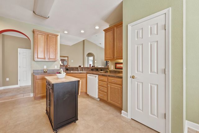 557 Vermillion Dr., Little River, SC 29566