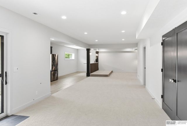 18505 Acorn Drive, Gretna, NE 68028
