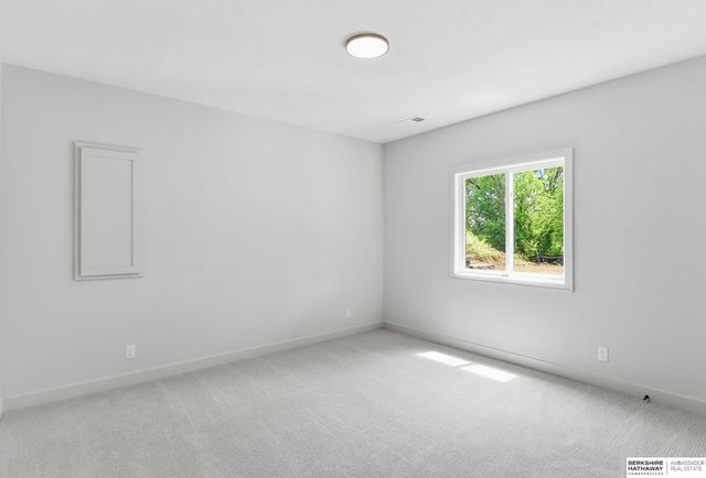 18505 Acorn Drive, Gretna, NE 68028