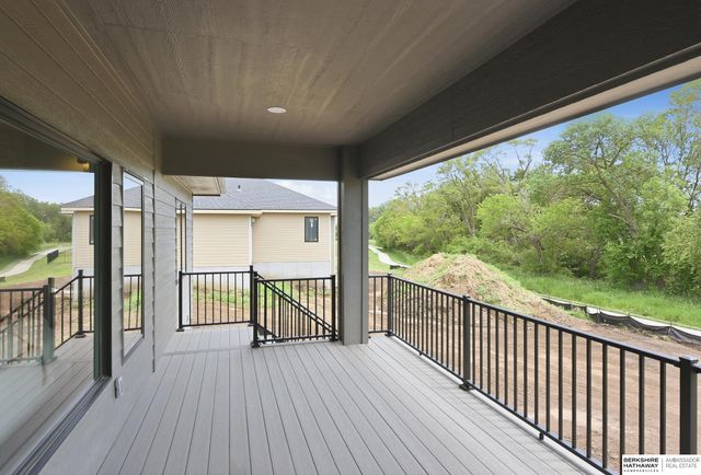 18505 Acorn Drive, Gretna, NE 68028