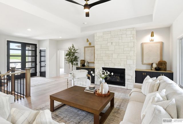 18505 Acorn Drive, Gretna, NE 68028