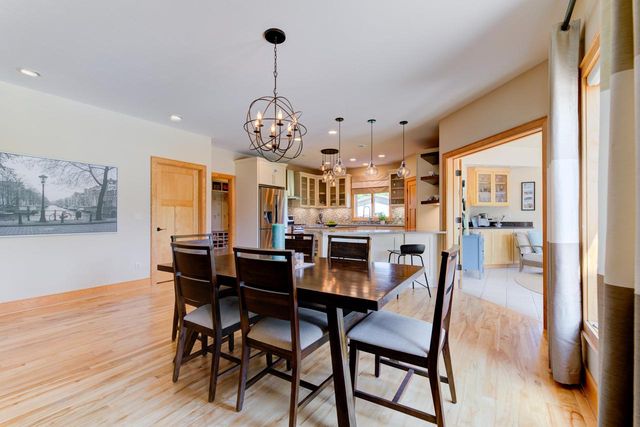 W287N8810 Center Oak ROAD, Hartland, WI 53029
