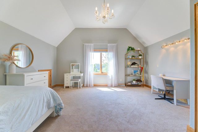 W287N8810 Center Oak ROAD, Hartland, WI 53029