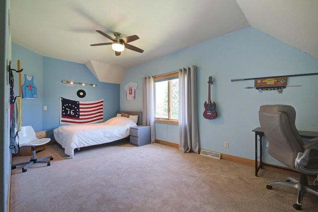 W287N8810 Center Oak ROAD, Hartland, WI 53029