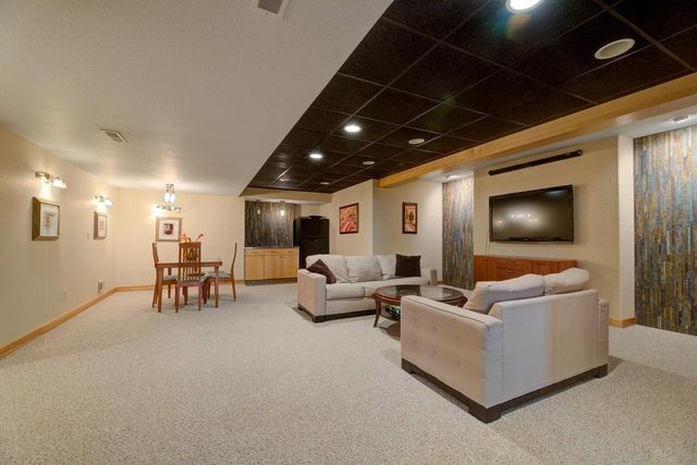 W287N8810 Center Oak ROAD, Hartland, WI 53029