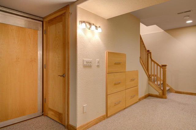 W287N8810 Center Oak ROAD, Hartland, WI 53029