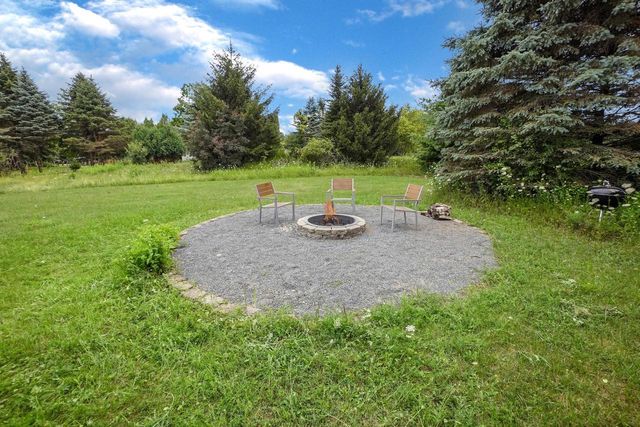 W287N8810 Center Oak ROAD, Hartland, WI 53029